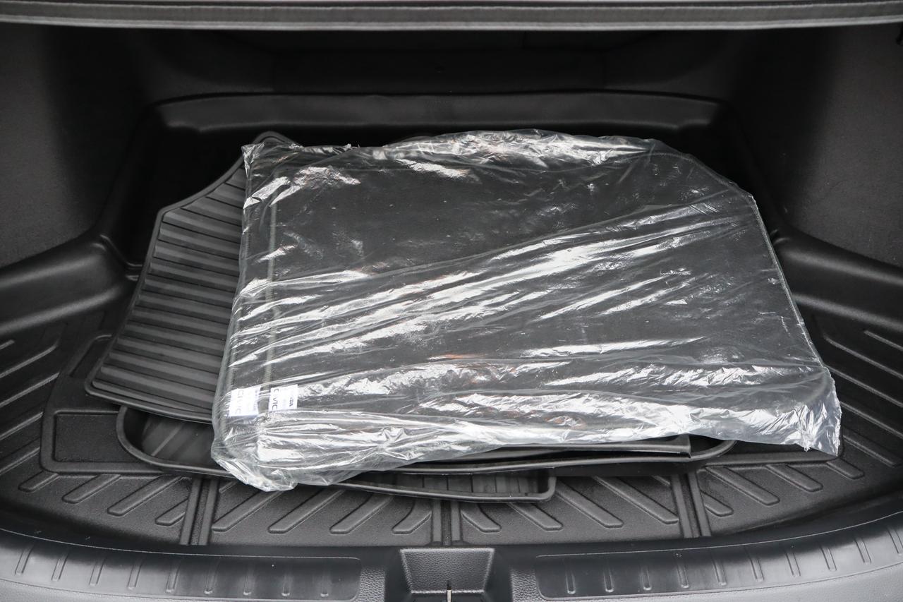 2023 Honda Civic Touring 4dr Sedan Photo