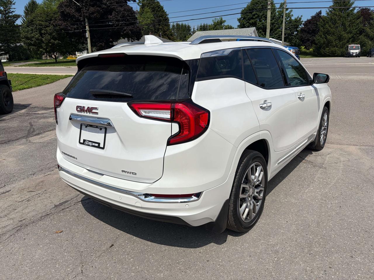 2023 GMC Terrain DENALI/LOADED!! CALL NAPANEE 613-354-2100 Photo