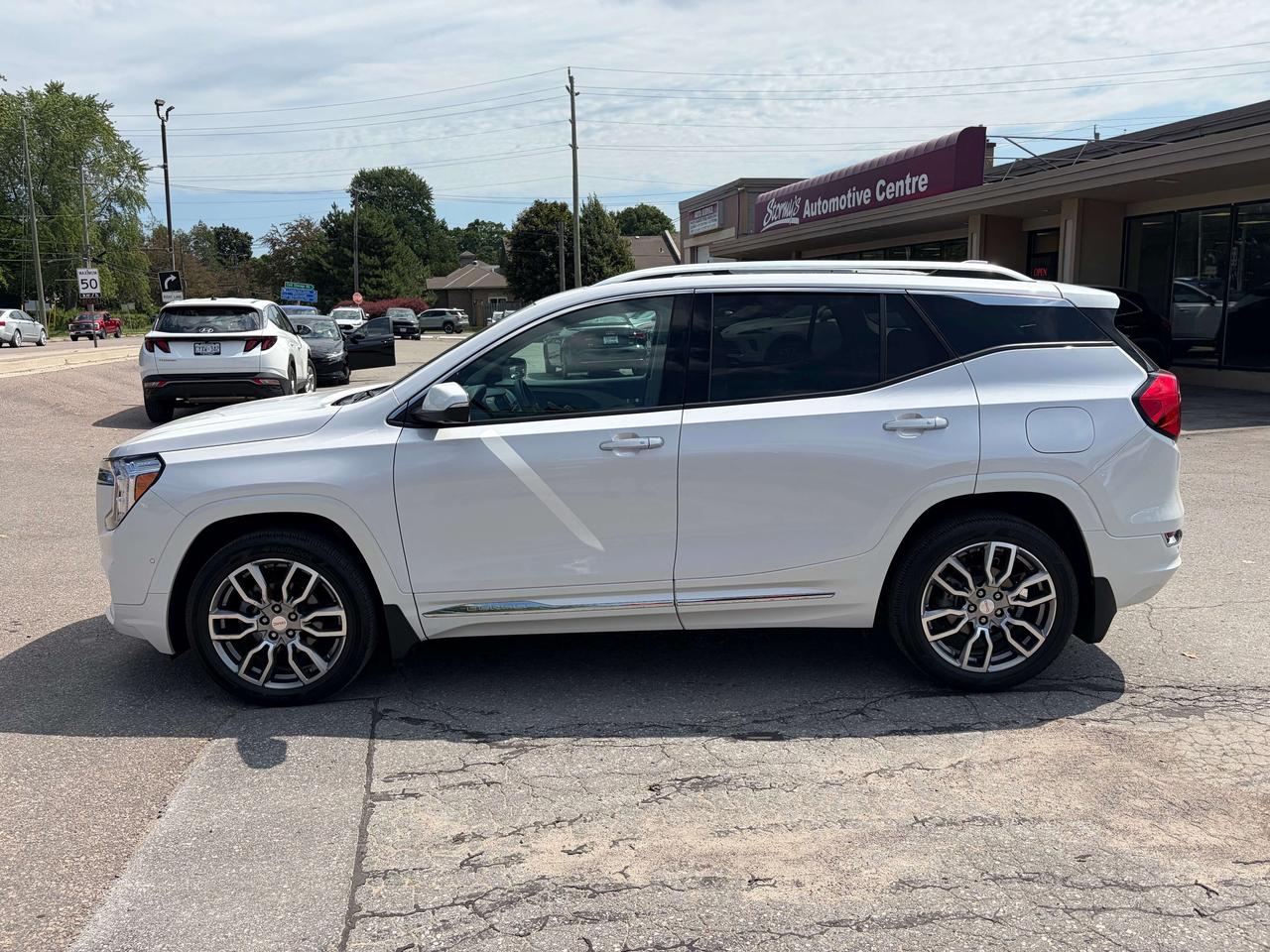 2023 GMC Terrain DENALI/LOADED!! CALL NAPANEE 613-354-2100 Photo