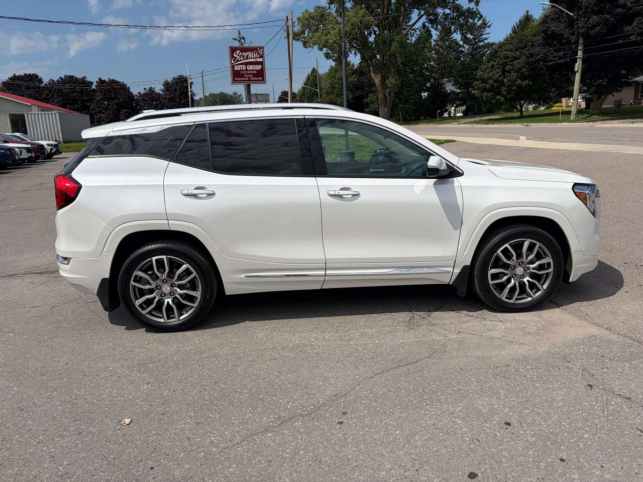2023 GMC Terrain DENALI/LOADED!! CALL NAPANEE 613-354-2100 Photo