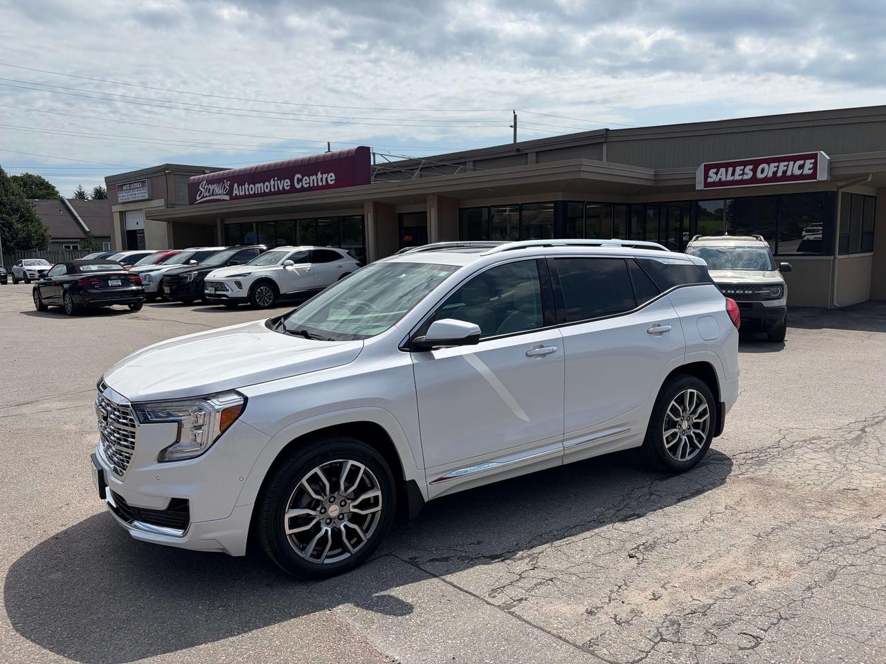2023 GMC Terrain DENALI/LOADED!! CALL NAPANEE 613-354-2100 Photo
