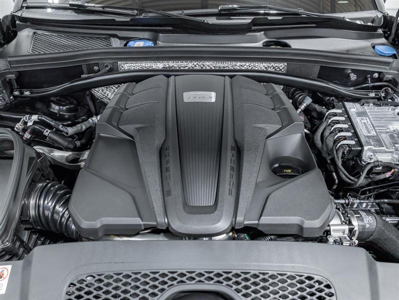 2026 Porsche Macan  Photo2