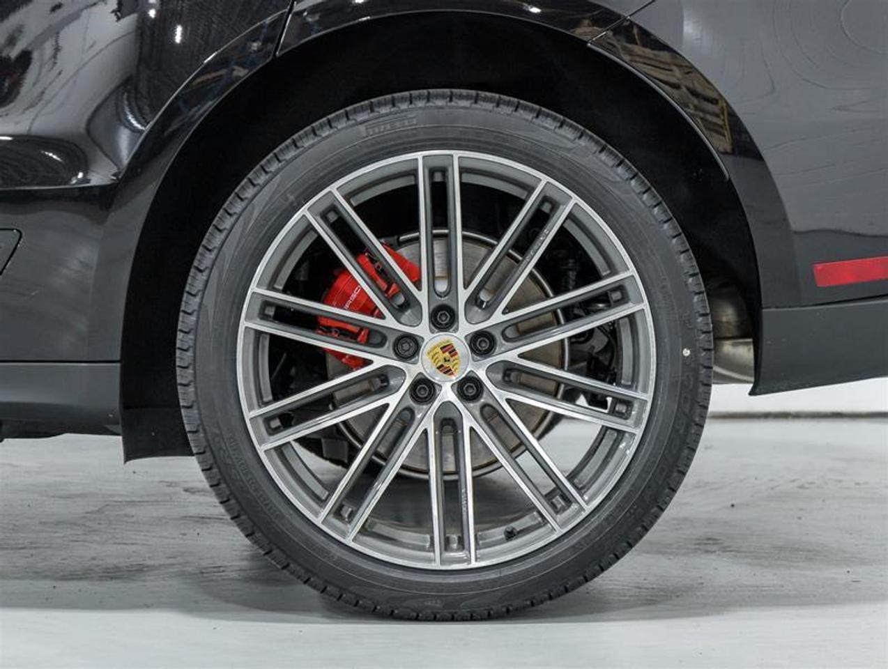 2026 Porsche Macan  Photo