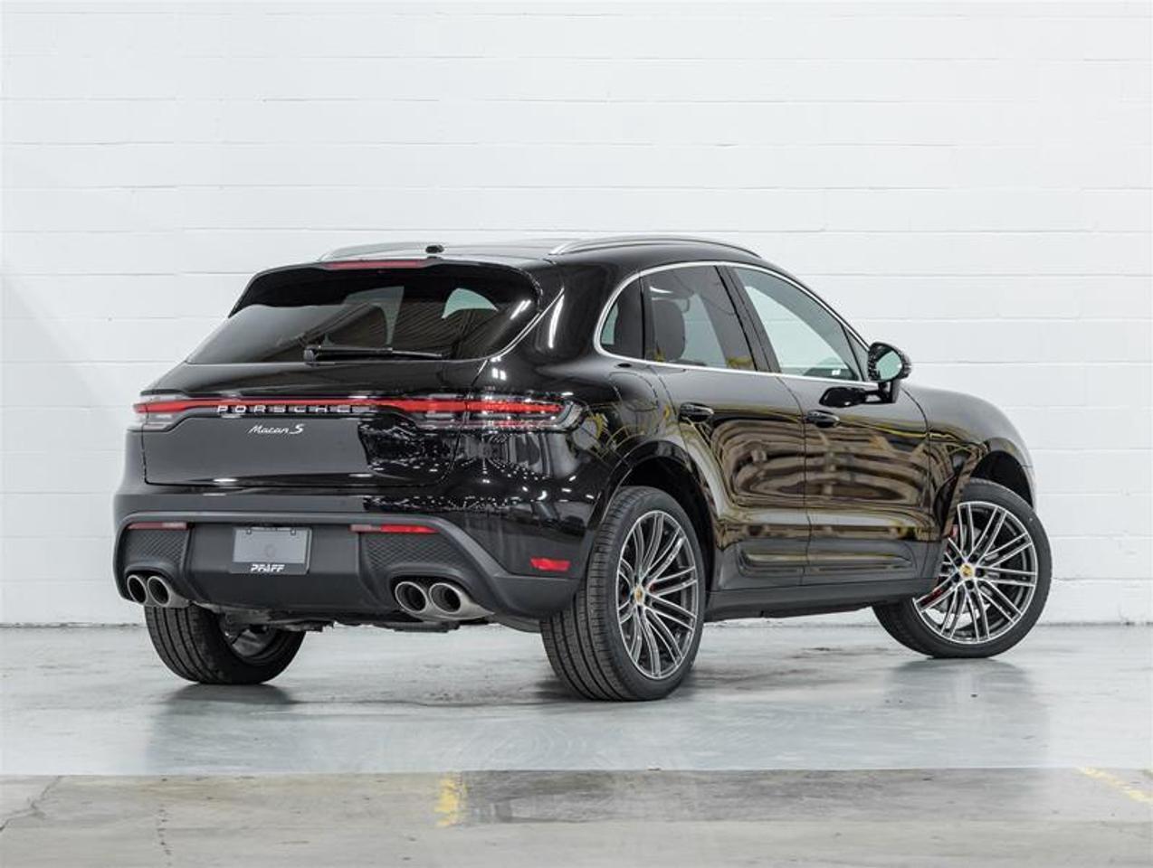 2026 Porsche Macan  Photo