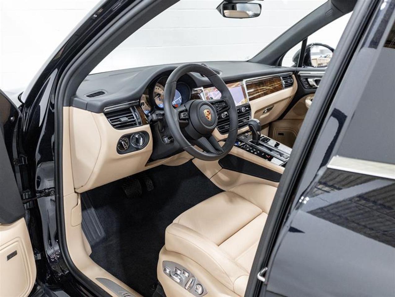 2026 Porsche Macan  Photo