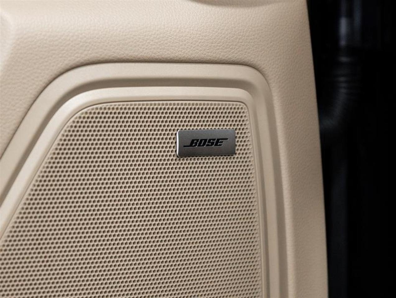 2026 Porsche Macan  Photo