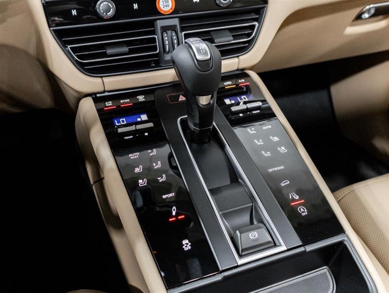 2026 Porsche Macan  Photo