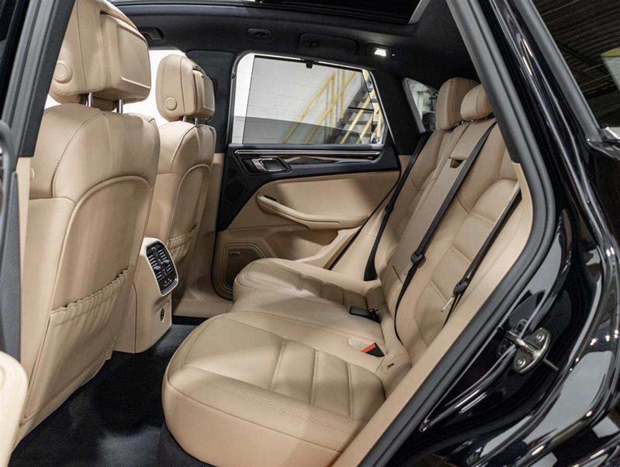 2026 Porsche Macan  Photo
