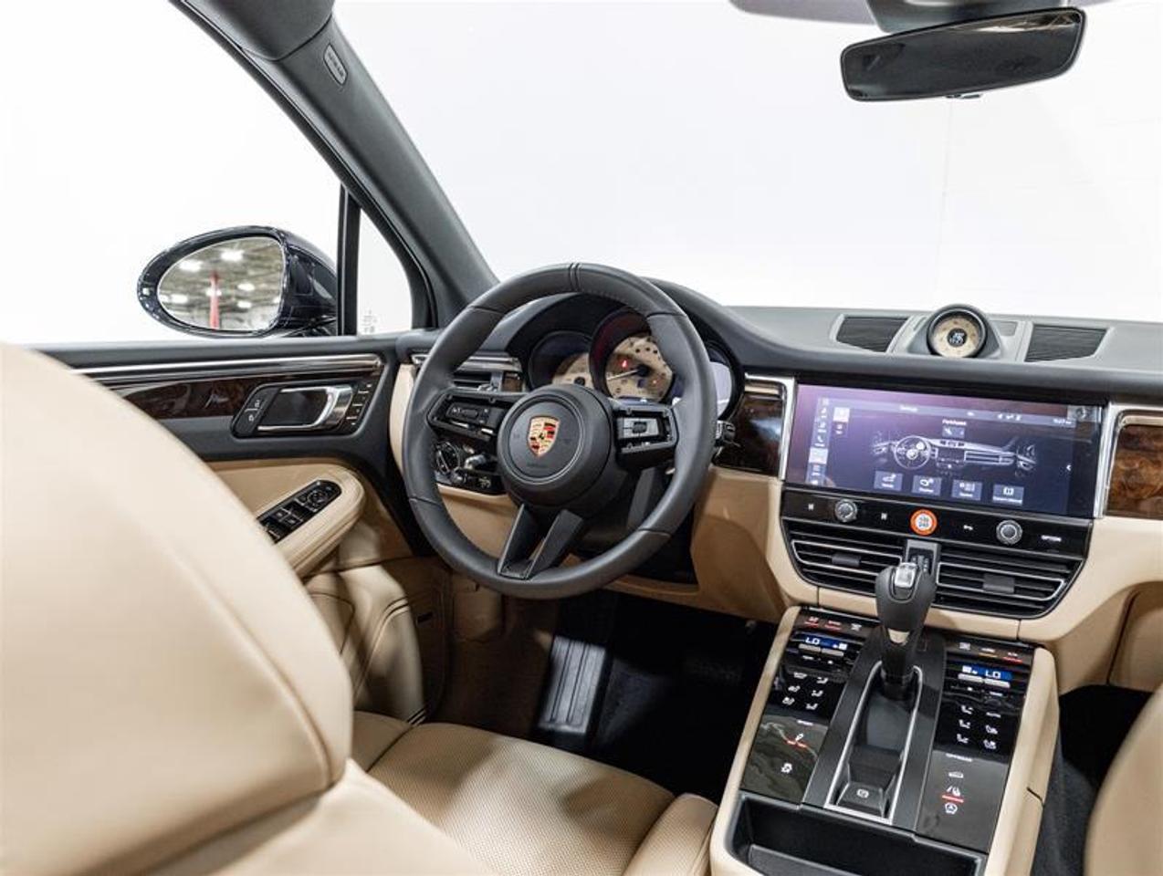 2026 Porsche Macan  Photo