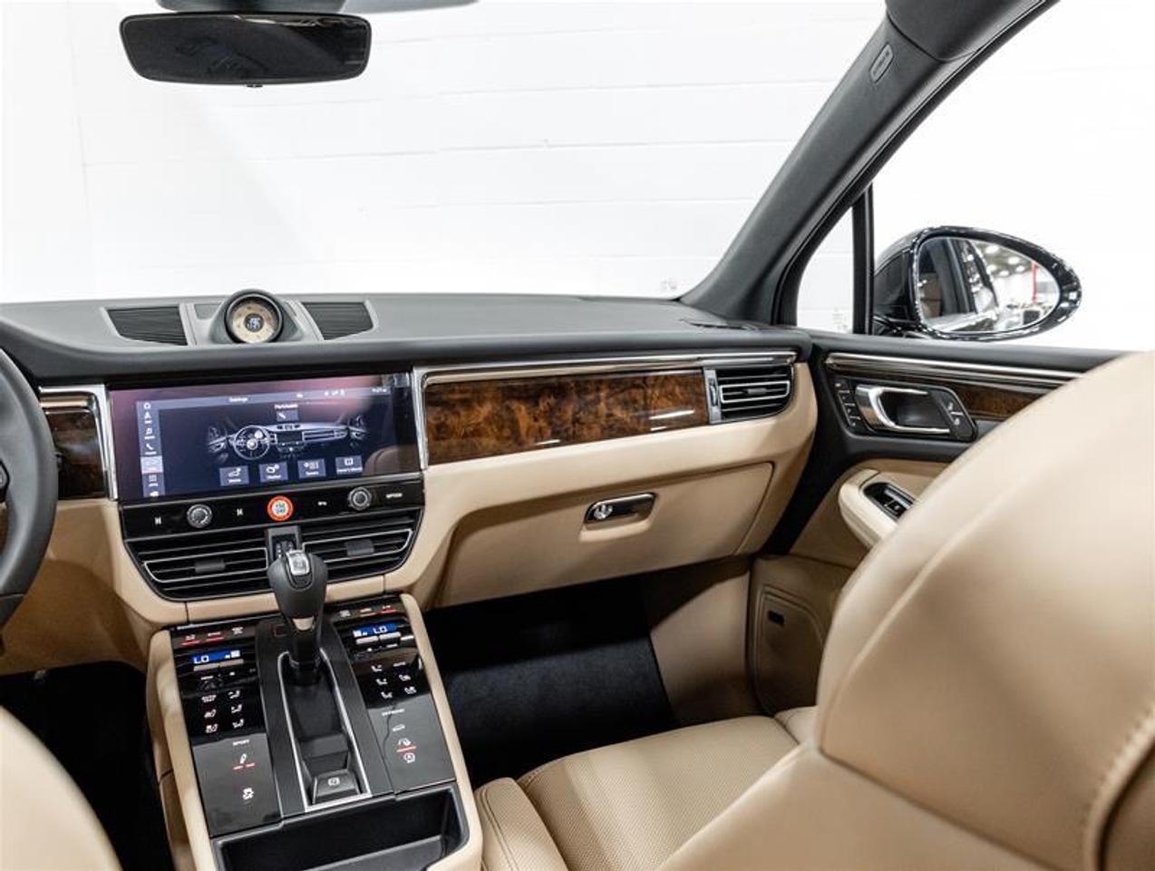 2026 Porsche Macan  Photo