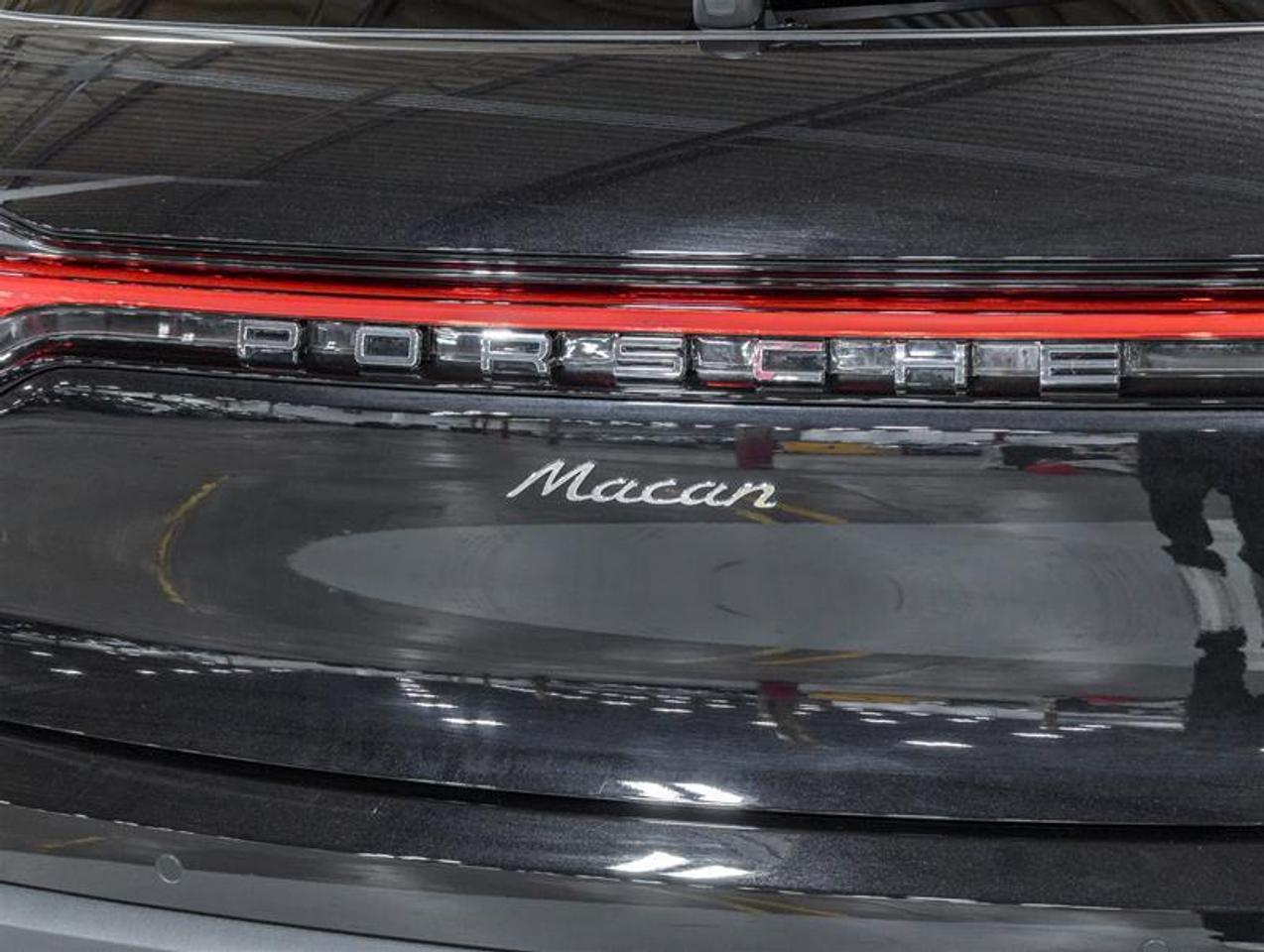 2026 Porsche Macan  Photo