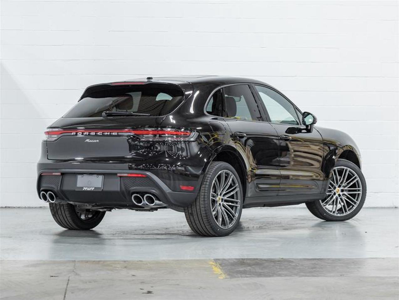 2026 Porsche Macan  Photo