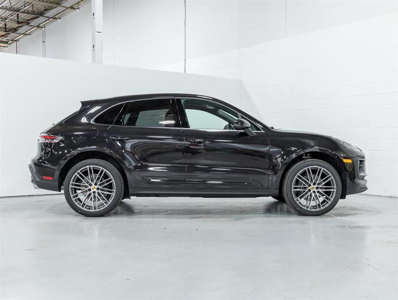 2026 Porsche Macan  Photo