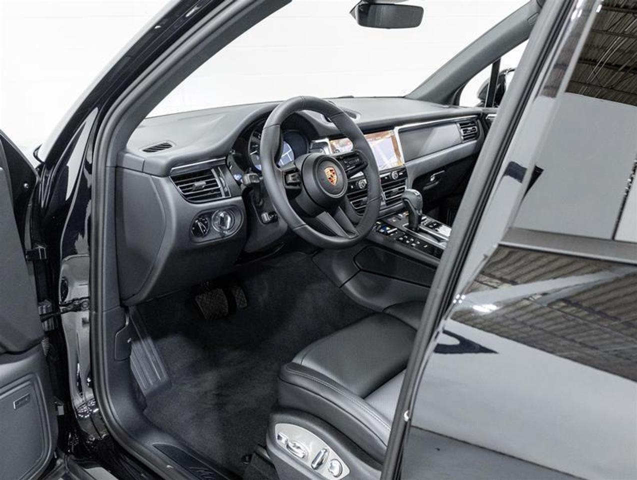2026 Porsche Macan  Photo