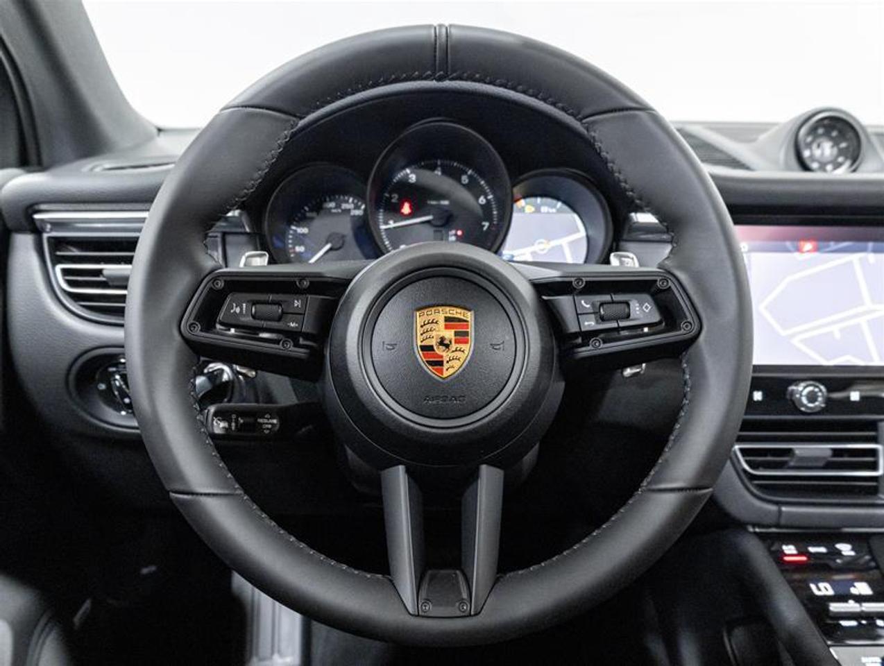 2026 Porsche Macan  Photo