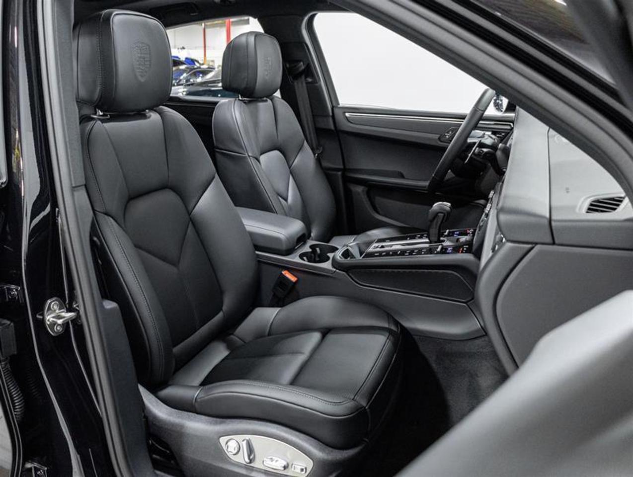 2026 Porsche Macan  Photo