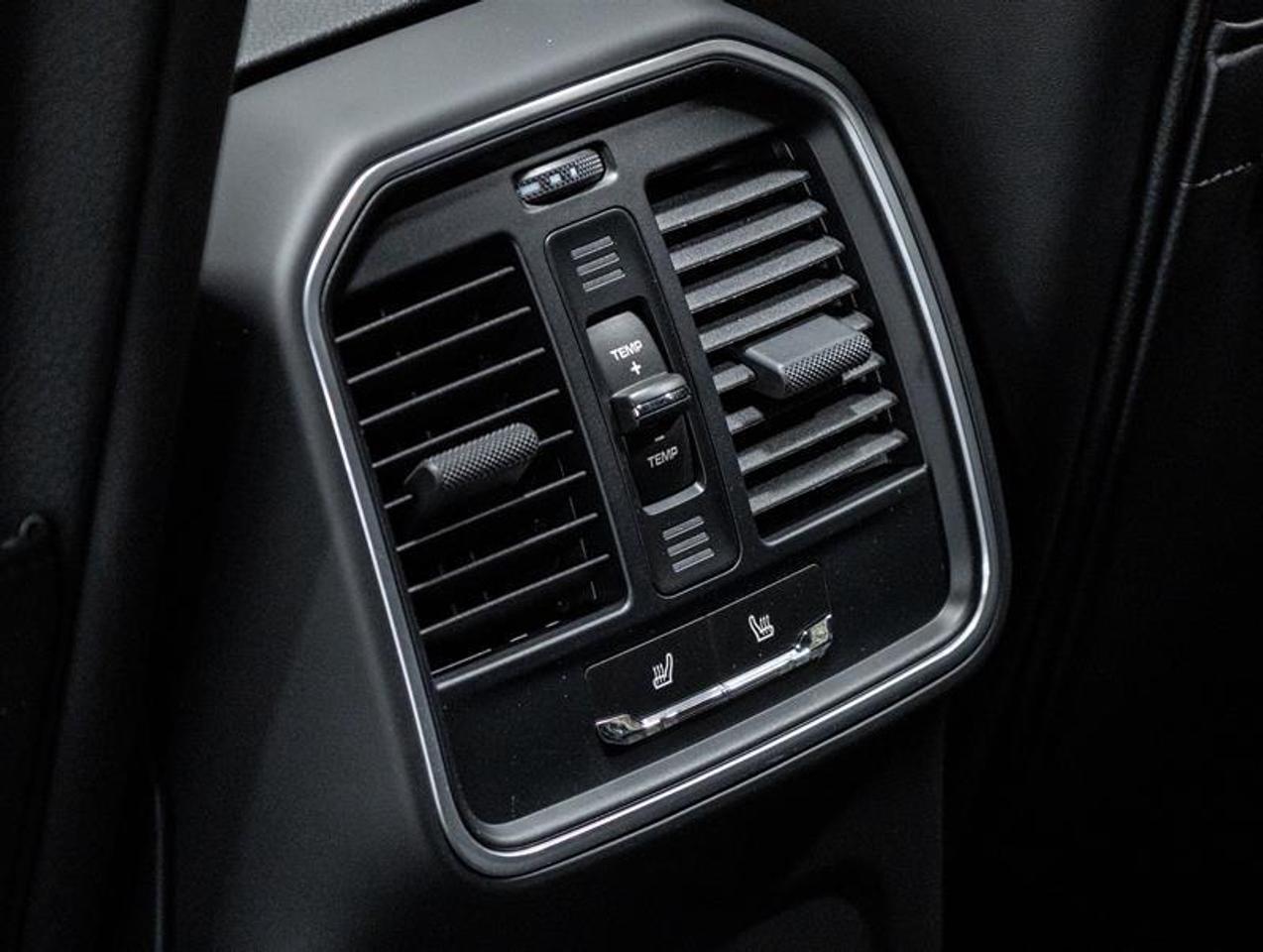 2026 Porsche Macan  Photo