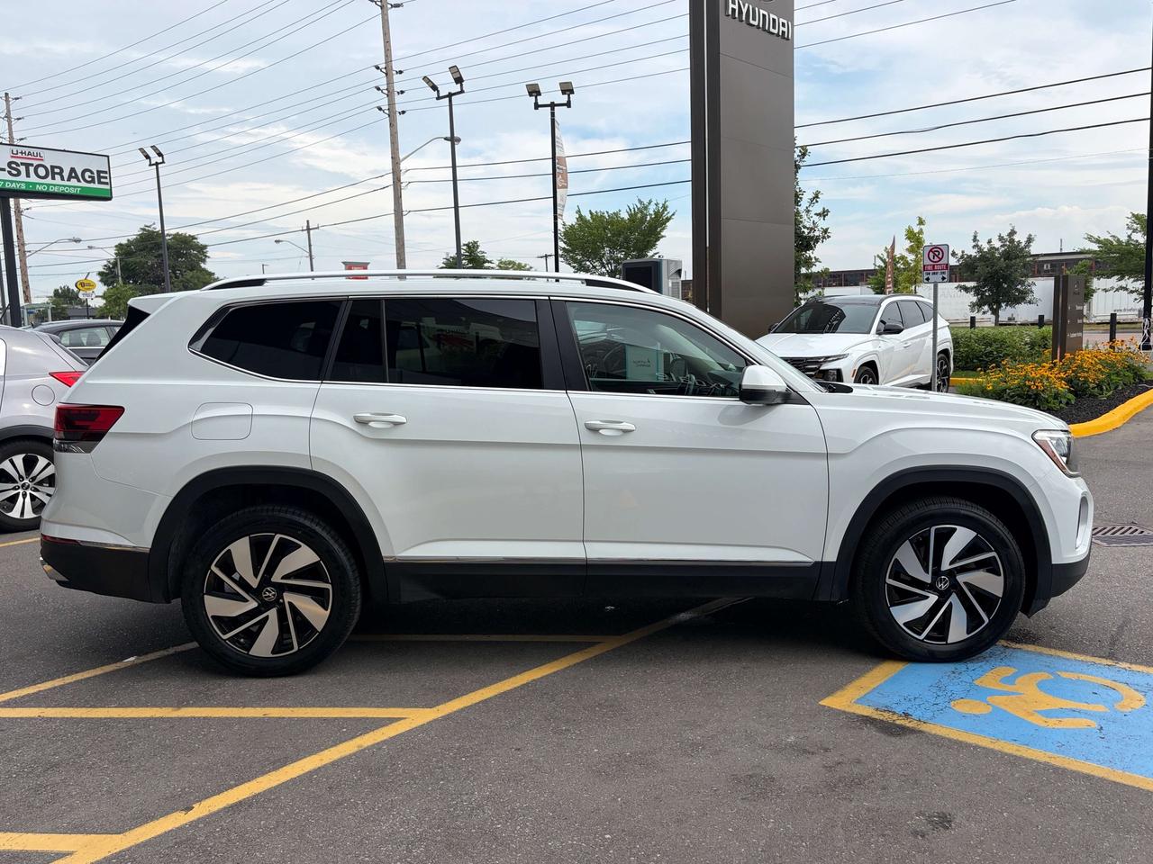2024 Volkswagen Atlas HIGHLINE AWD   CLEAN CARFAX   ONE OWNER Photo