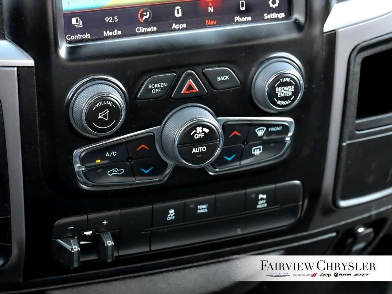 2022 RAM 1500 Warlock 4x4 Crew Cab 5'7 Box WARLOCK   5.7L HEMI   REMOTE START   CARPLAY   NAV   121 FUEL TANK Photo