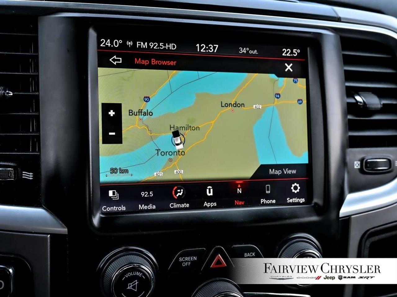 2022 RAM 1500 Warlock 4x4 Crew Cab 5'7 Box WARLOCK   5.7L HEMI   REMOTE START   CARPLAY   NAV   121 FUEL TANK Photo