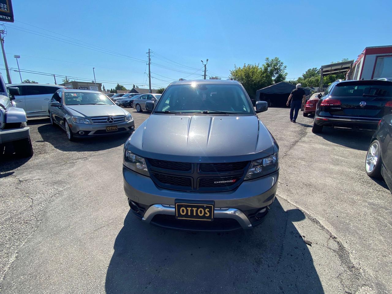 2018 Dodge Journey Crossroad Photo