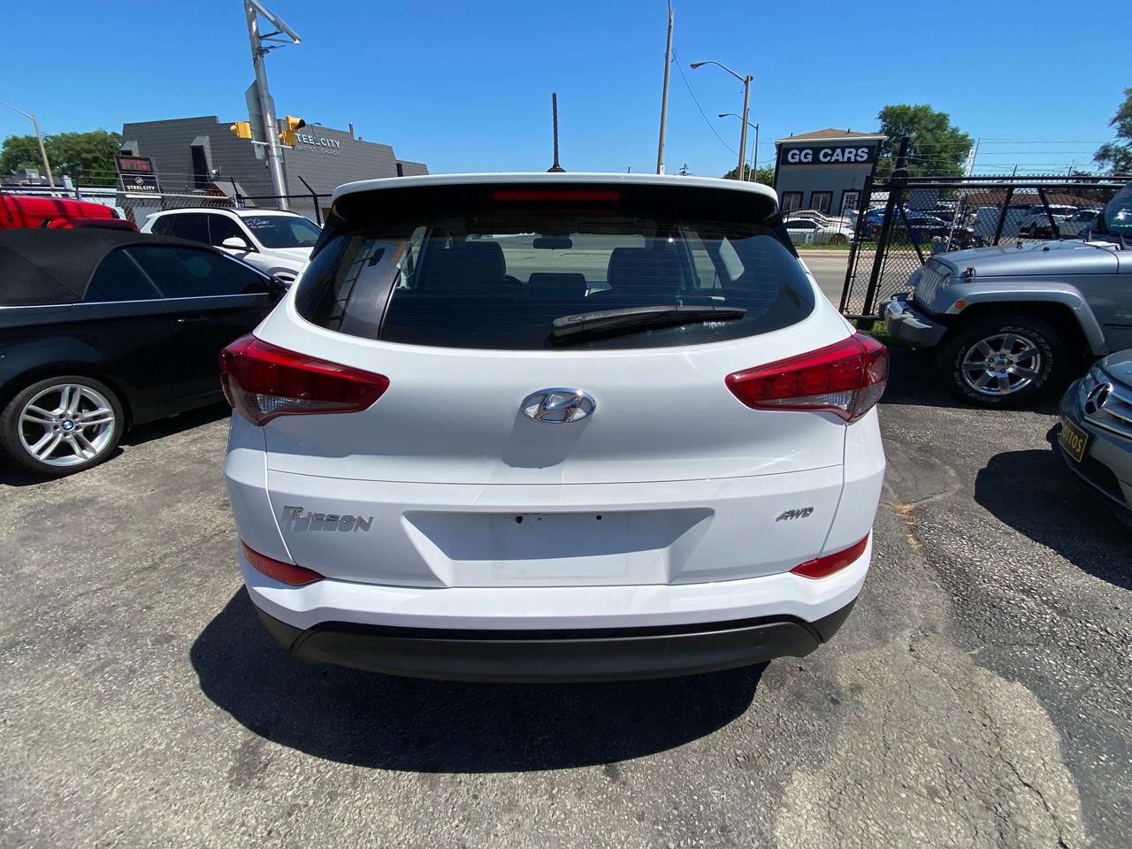 2017 Hyundai Tucson  Photo3