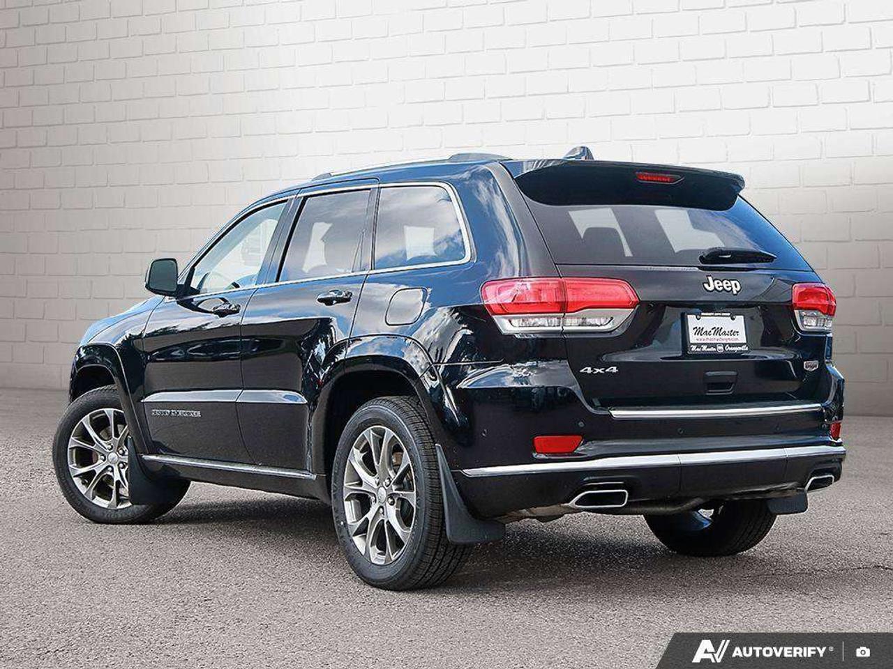 2021 Jeep Grand Cherokee SUMMIT, 3.6L V6, AWD, ALLOYS, LEATHER, SUNROOF, NAV, 1-OWNER, LOW KMS, CERTIFIED PREOWNED! Photo
