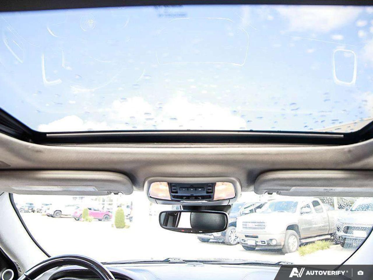 2021 Jeep Grand Cherokee SUMMIT, 3.6L V6, AWD, ALLOYS, LEATHER, SUNROOF, NAV, 1-OWNER, LOW KMS, CERTIFIED PREOWNED! Photo