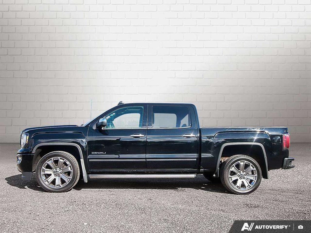 2018 GMC Sierra 1500 DENALI, 6.2L V8, 4X4, ALLOYS, LEATHER, NAV, SUNROOF, BOSE, 1-OWNER, AS-TRADED! Photo