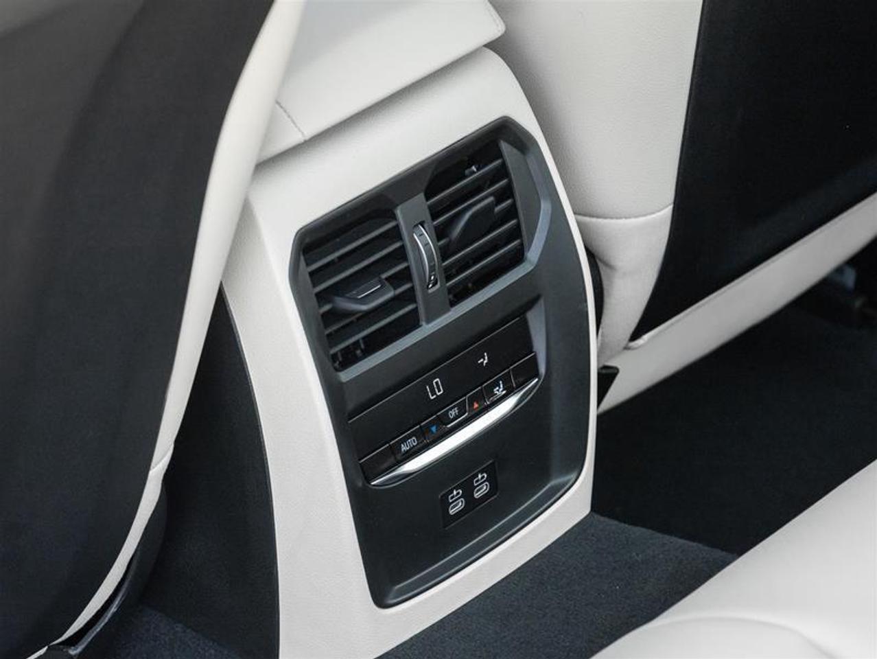 2026 BMW 330 i xDrive 4dr All-Wheel Drive Sedan Photo