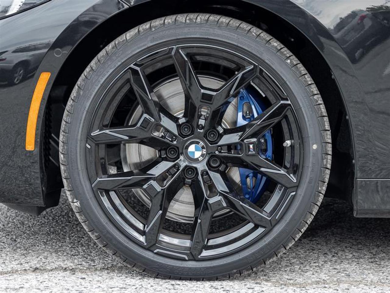 2027 BMW M440 i xDrive 2dr All-Wheel Drive Cabriolet Photo