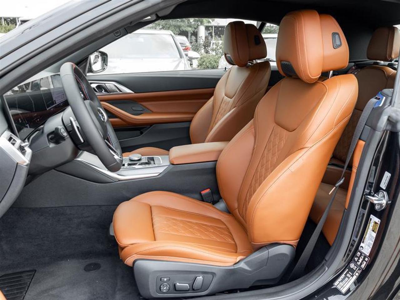 2027 BMW M440 i xDrive 2dr All-Wheel Drive Cabriolet Photo