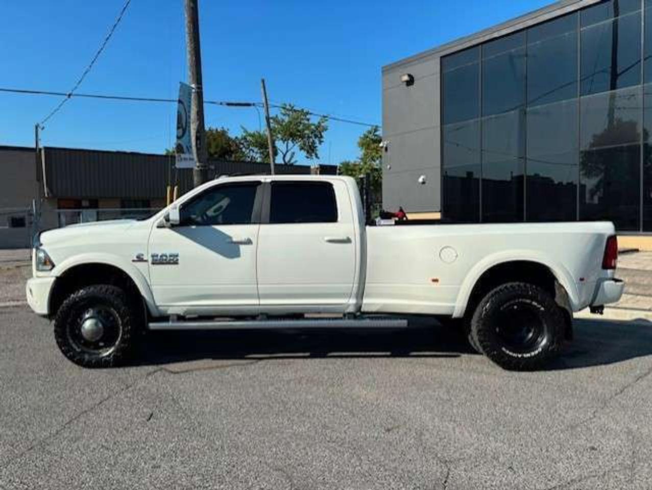 2018 RAM 3500 LARAMIE 4X4 DIESEL DUALLY LEATHER-ROOF-NAVI-LIFTED Photo