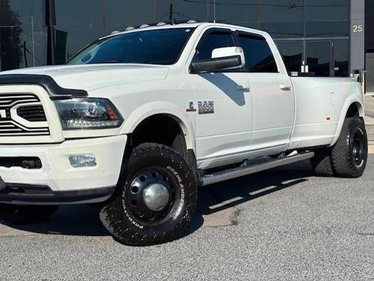 2018 RAM 3500 LARAMIE 4X4 DIESEL DUALLY LEATHER-ROOF-NAVI-LIFTED Photo