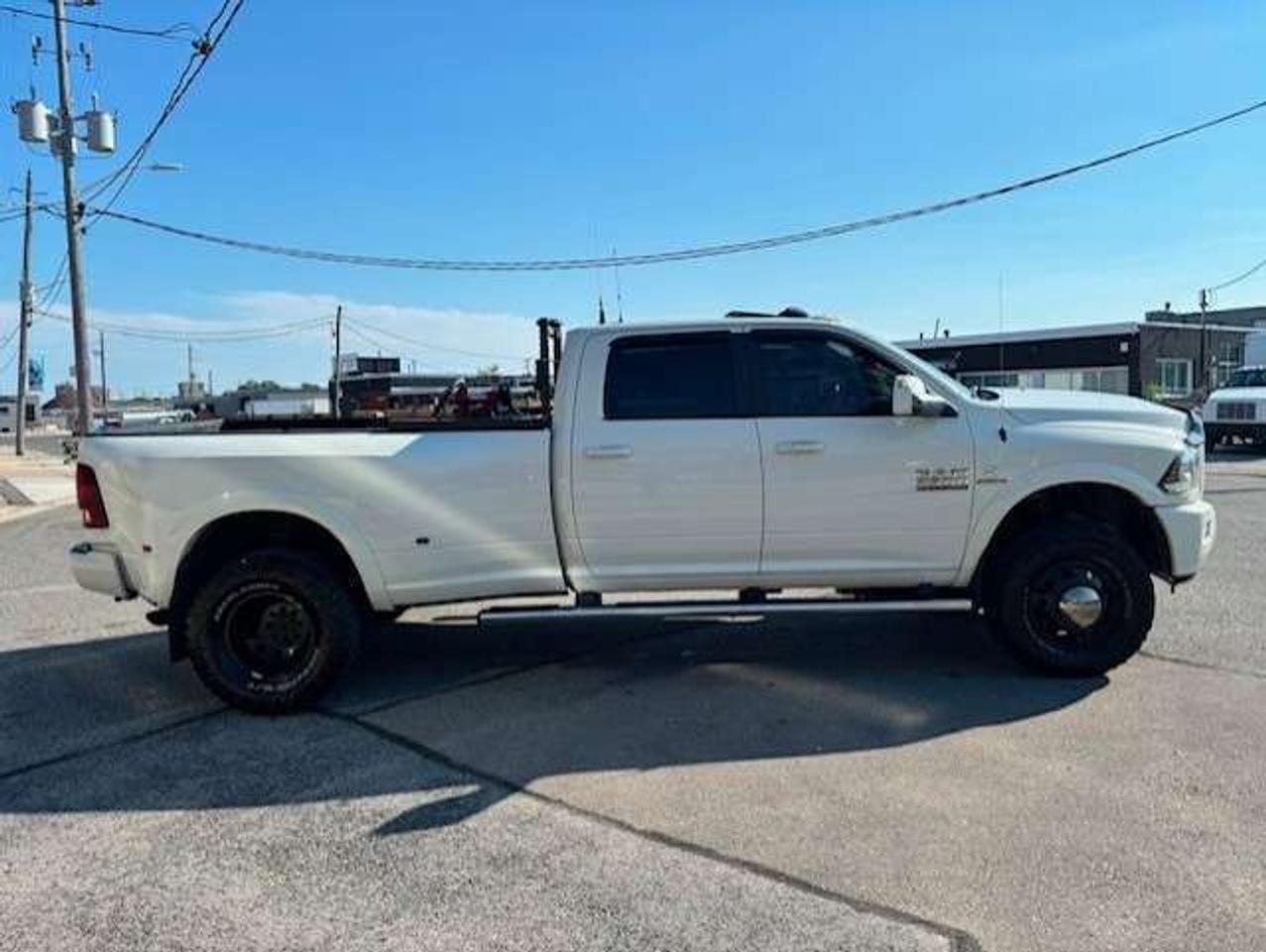 2018 RAM 3500 LARAMIE 4X4 DIESEL DUALLY LEATHER-ROOF-NAVI-LIFTED Photo
