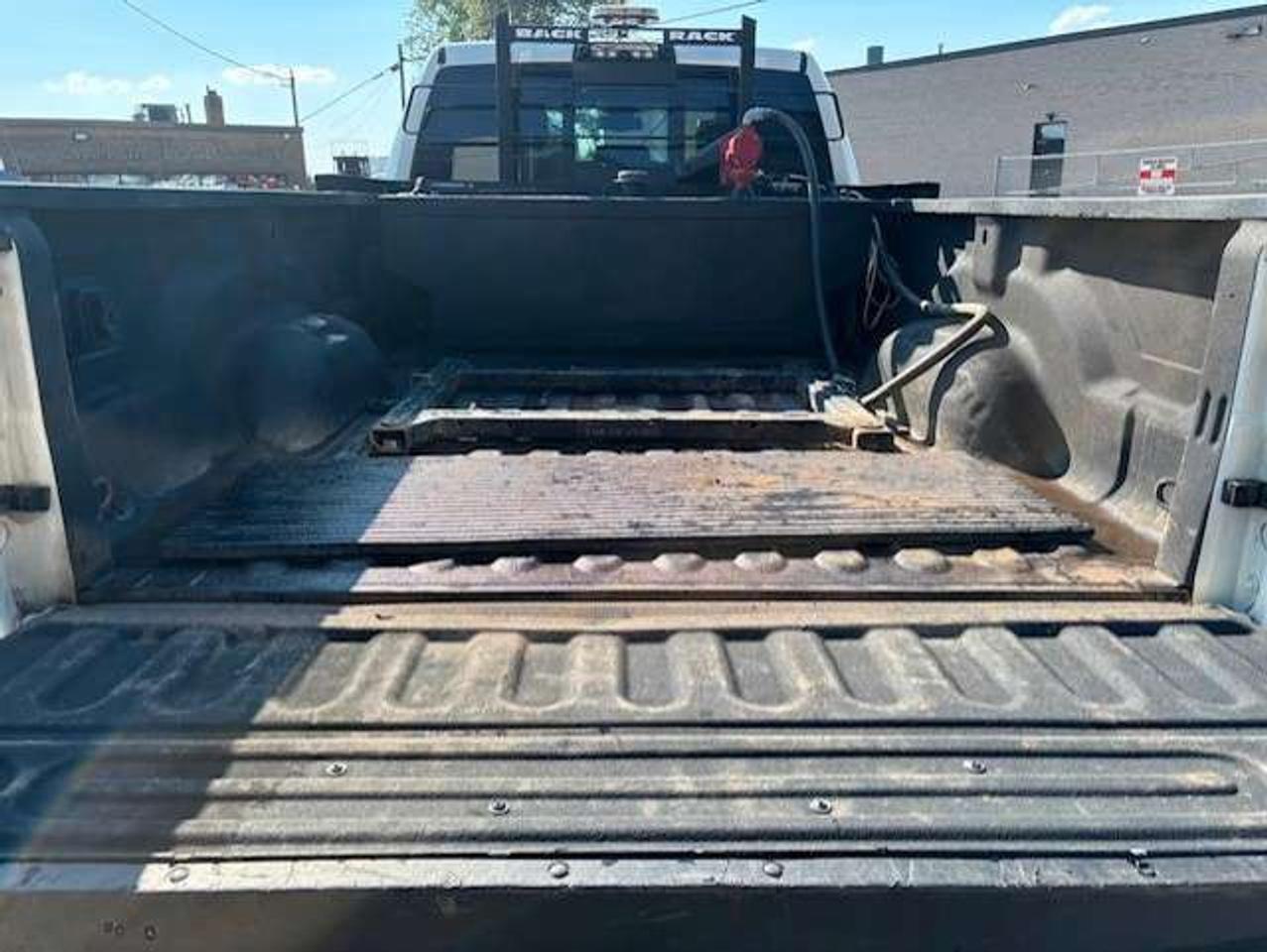 2018 RAM 3500 LARAMIE 4X4 DIESEL DUALLY LEATHER-ROOF-NAVI-LIFTED Photo