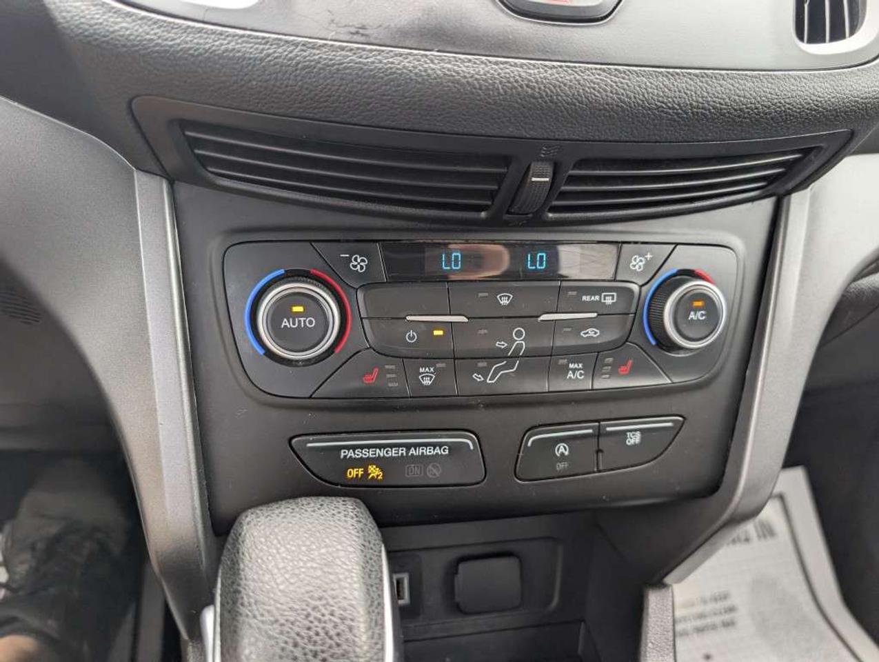 2018 Ford Escape SE 4WD   CAMERA   HTD SEATS   BLUETOOTH Photo