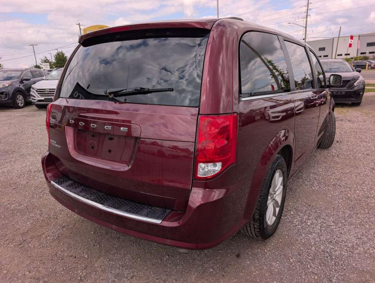 2019 Dodge Grand Caravan SXT Premium Plus  NAV   CAMERA   DVD Photo