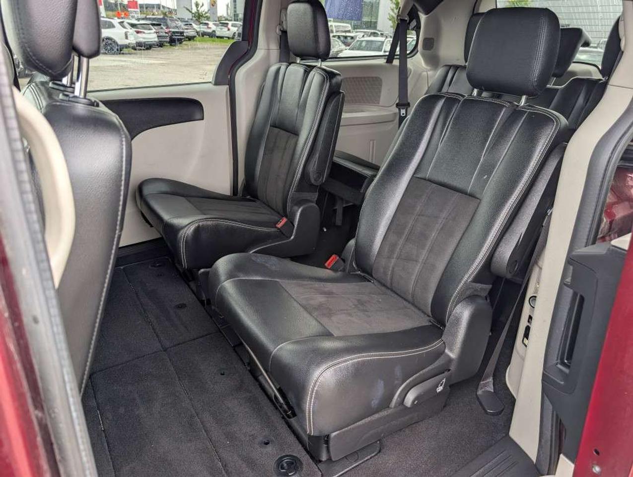 2019 Dodge Grand Caravan SXT Premium Plus  NAV   CAMERA   DVD Photo