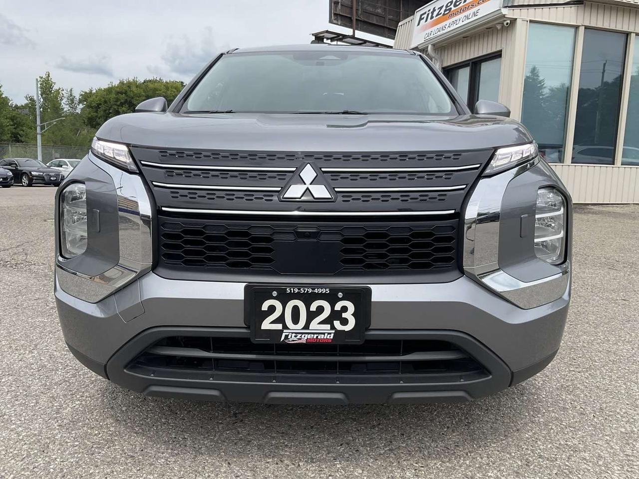 2023 Mitsubishi Outlander ES S-AWC - BACK-UP CAM! BSM! 7 PASS! EV RATES! Photo5