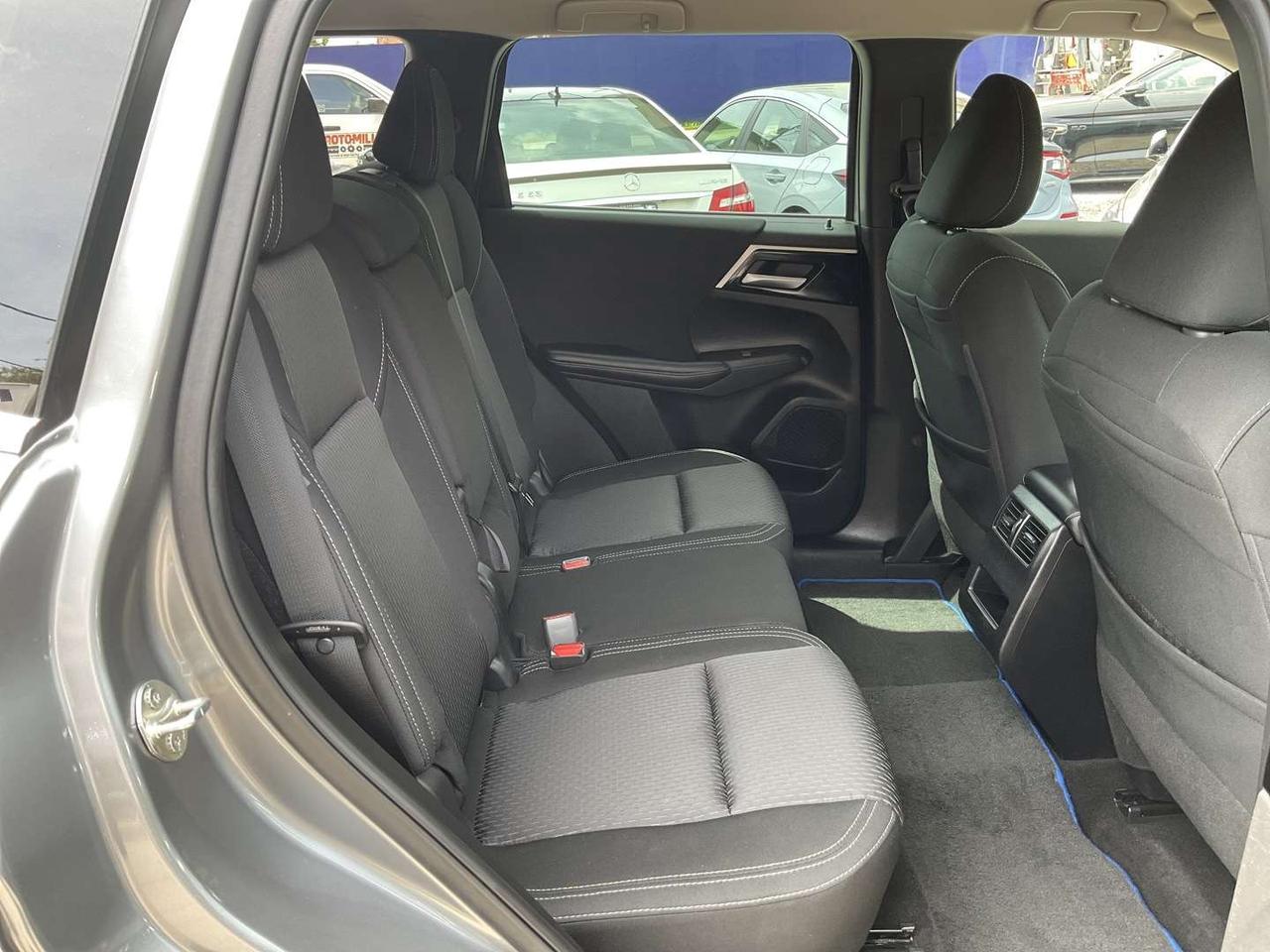2023 Mitsubishi Outlander ES S-AWC - BACK-UP CAM! BSM! 7 PASS! EV RATES! Photo