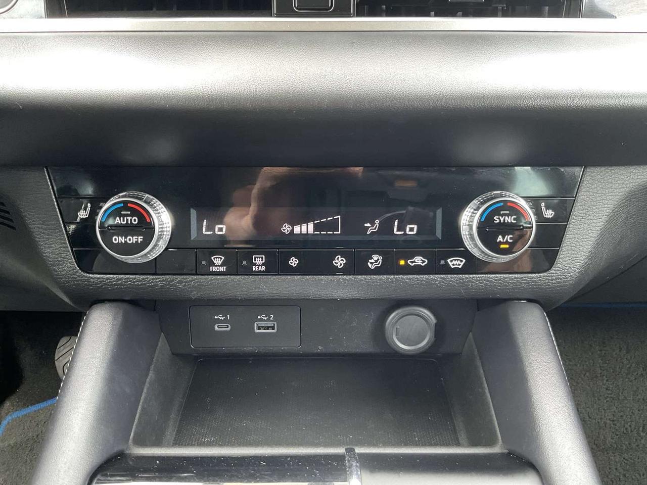 2023 Mitsubishi Outlander ES S-AWC - BACK-UP CAM! BSM! 7 PASS! EV RATES! Photo