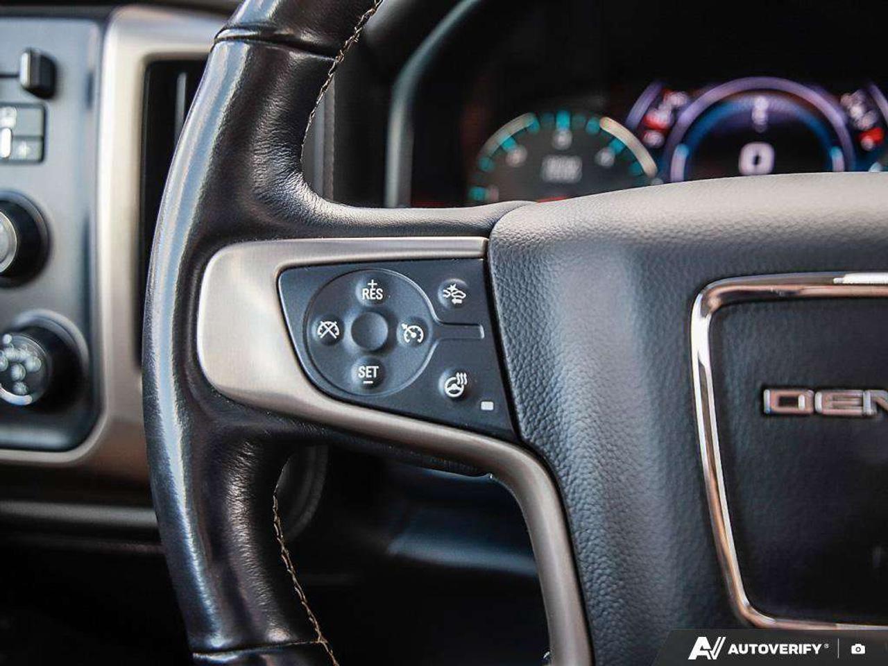 2018 GMC Sierra 1500 DENALI, 6.2L V8, 4X4, ALLOYS, LEATHER, NAV, SUNROOF, BOSE, 1-OWNER, AS-TRADED! Photo