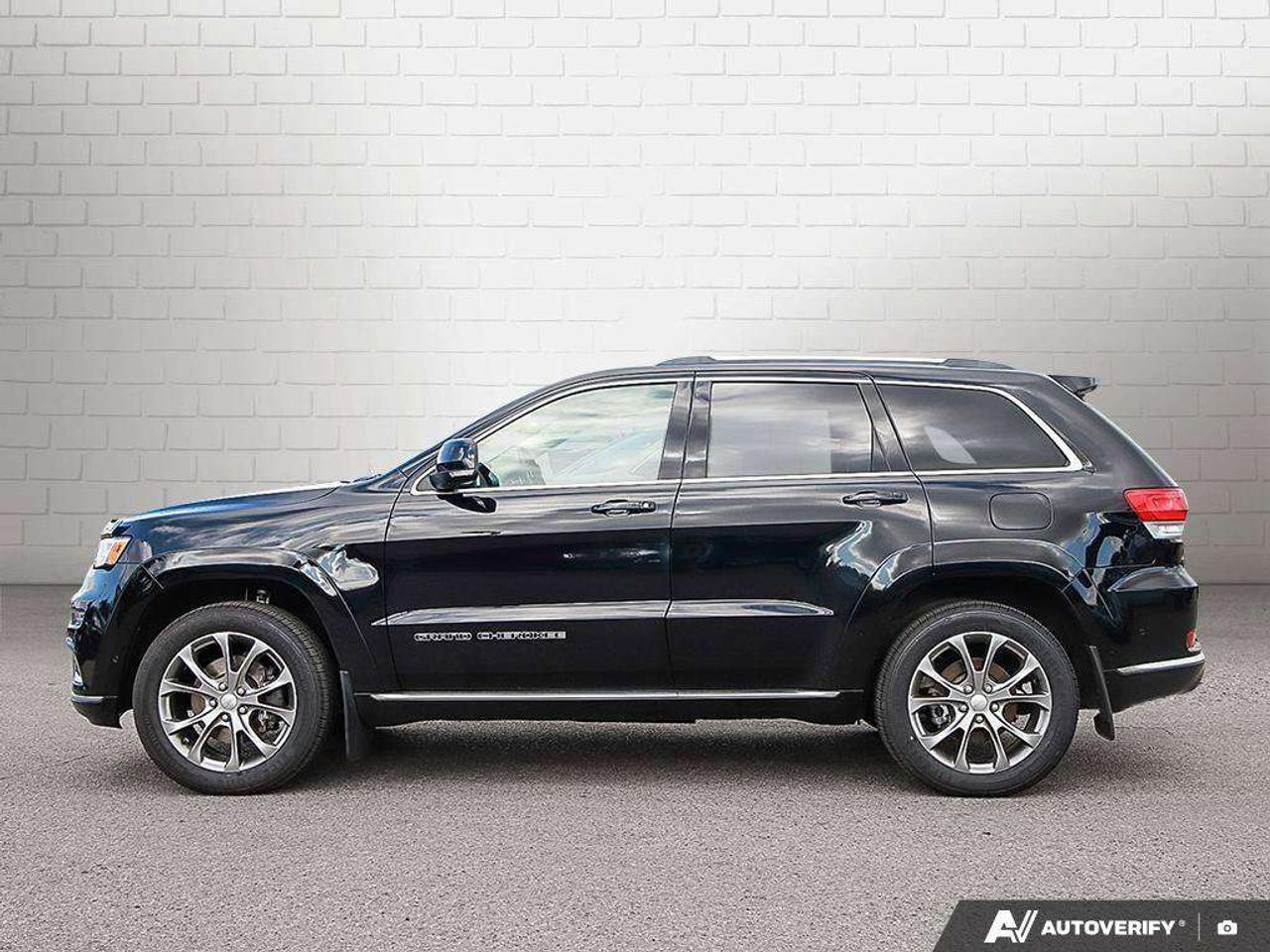 2021 Jeep Grand Cherokee SUMMIT, 3.6L V6, AWD, ALLOYS, LEATHER, SUNROOF, NAV, 1-OWNER, LOW KMS, CERTIFIED PREOWNED! Photo1