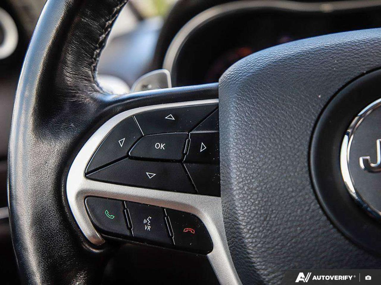 2021 Jeep Grand Cherokee SUMMIT, 3.6L V6, AWD, ALLOYS, LEATHER, SUNROOF, NAV, 1-OWNER, LOW KMS, CERTIFIED PREOWNED! Photo