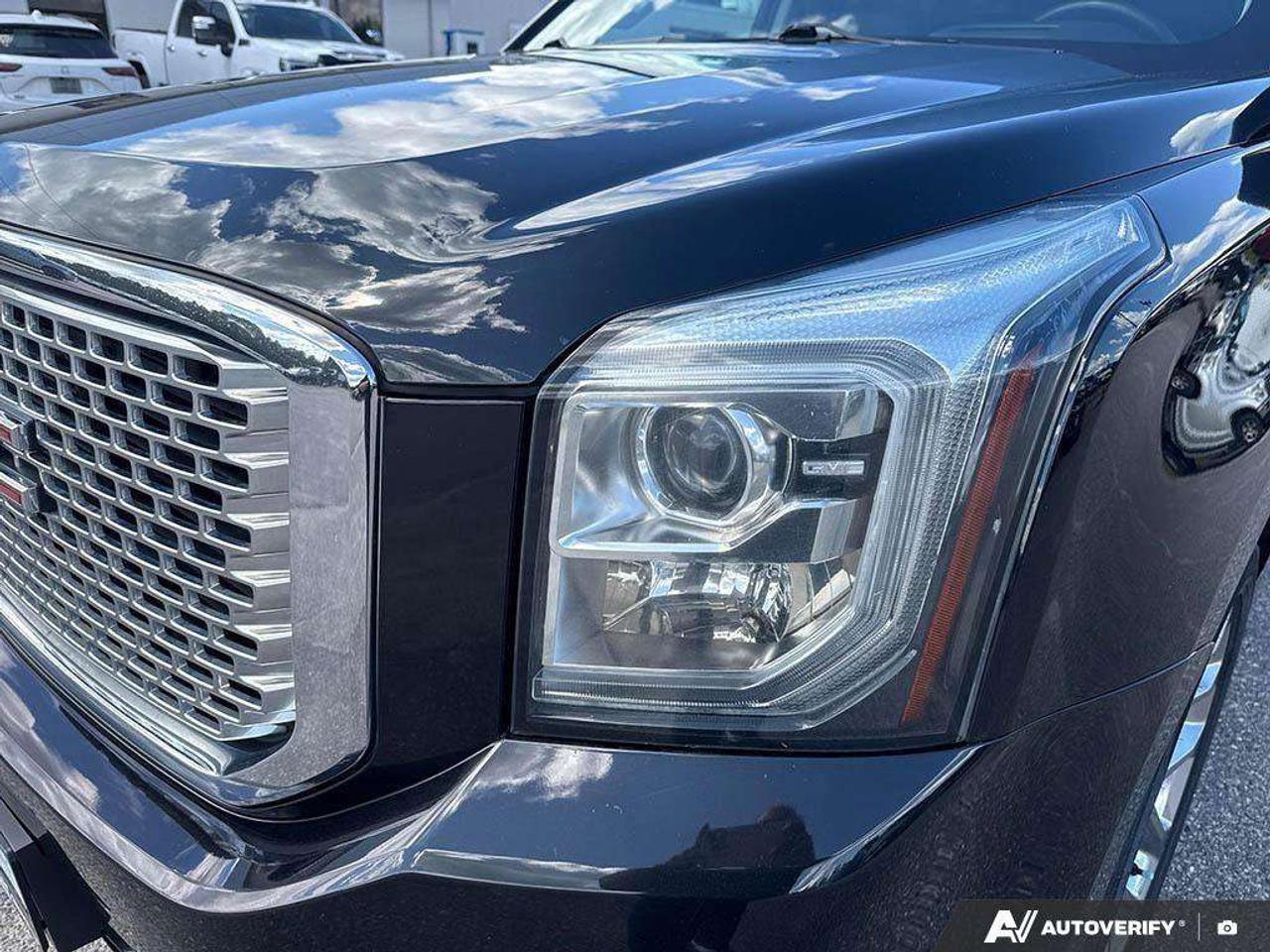 2017 GMC Yukon LOADED. REAR ENTERTAINMENT. TRAILERING PKG. HEATED AND COOLED FRONT SEATS. WIRELESS CHARGING. CERTIFIED. Photo