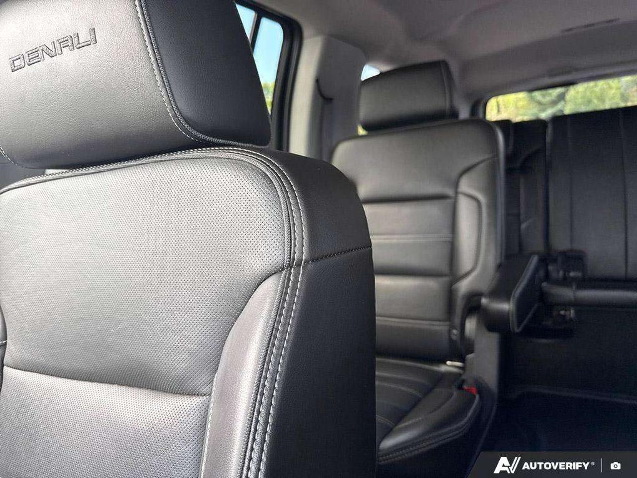 2017 GMC Yukon LOADED. REAR ENTERTAINMENT. TRAILERING PKG. HEATED AND COOLED FRONT SEATS. WIRELESS CHARGING. CERTIFIED. Photo