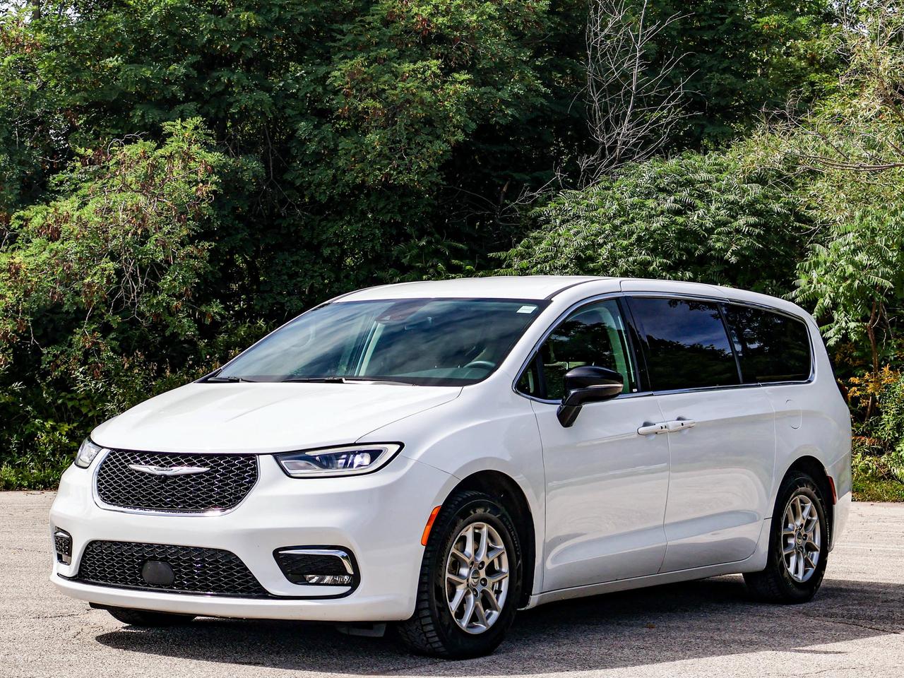 2024 Chrysler Pacifica Touring-L Photo