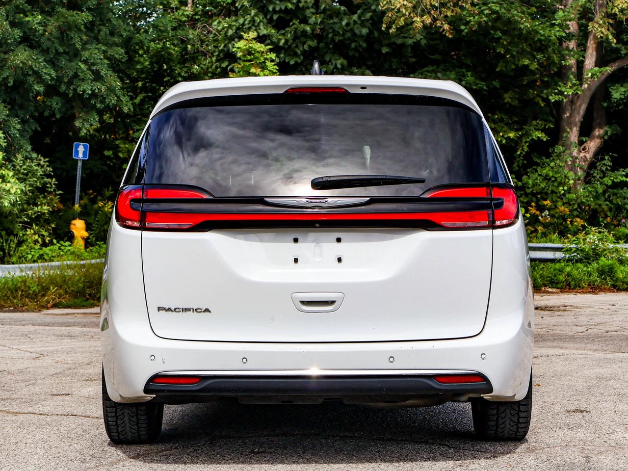2024 Chrysler Pacifica Touring-L Photo