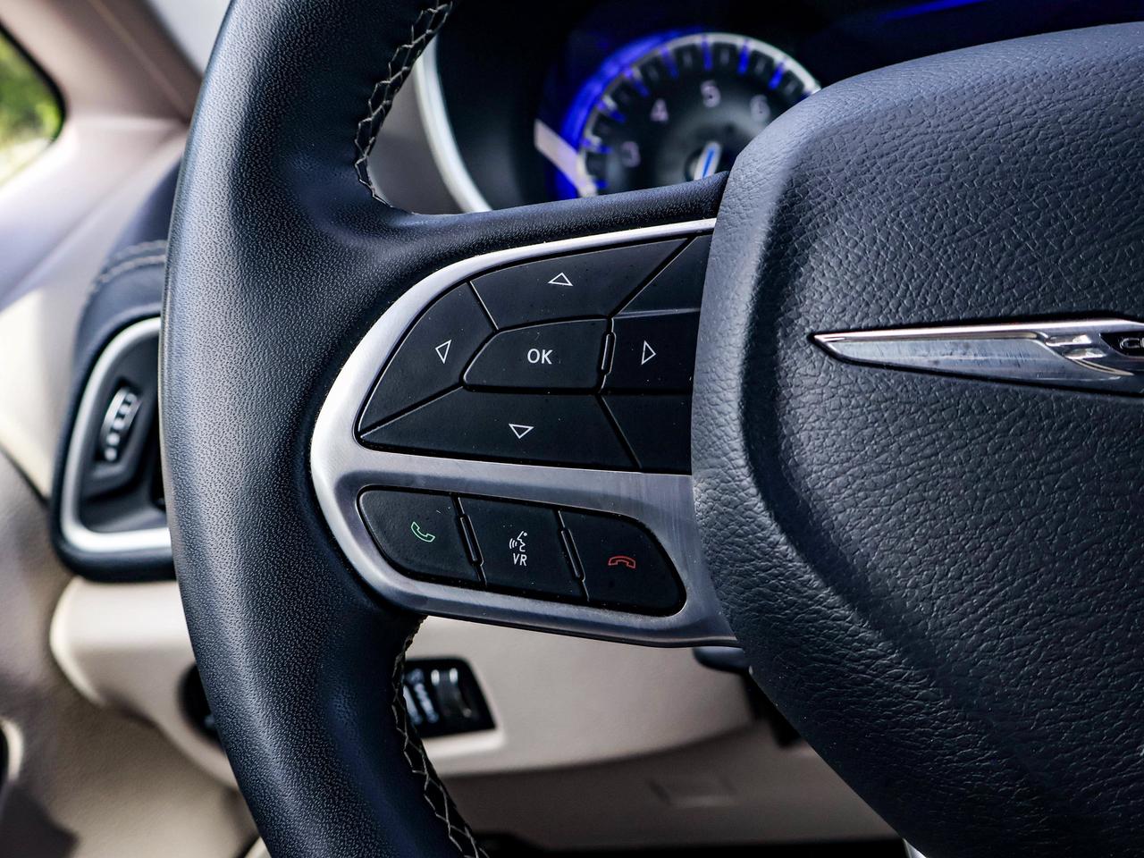 2024 Chrysler Pacifica Touring-L Photo